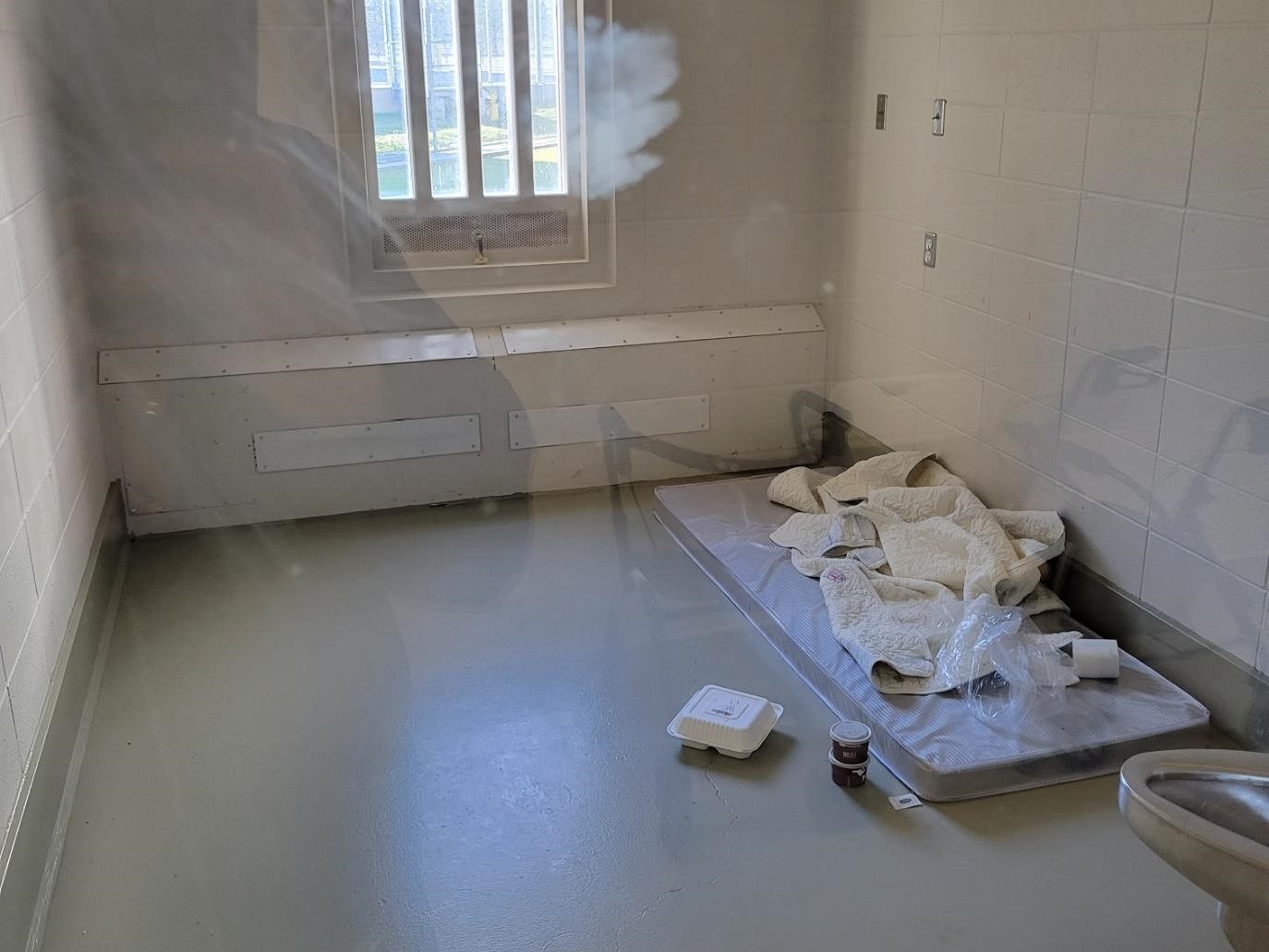 Photos of dry cells at four institutions: Donnacona, Bowden, Warkworth, and La Macaza.