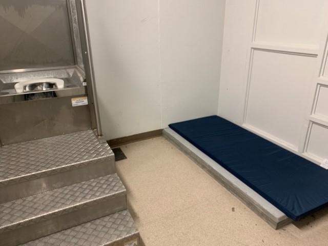 Photos of dry cells at four institutions: Donnacona, Bowden, Warkworth, and La Macaza.