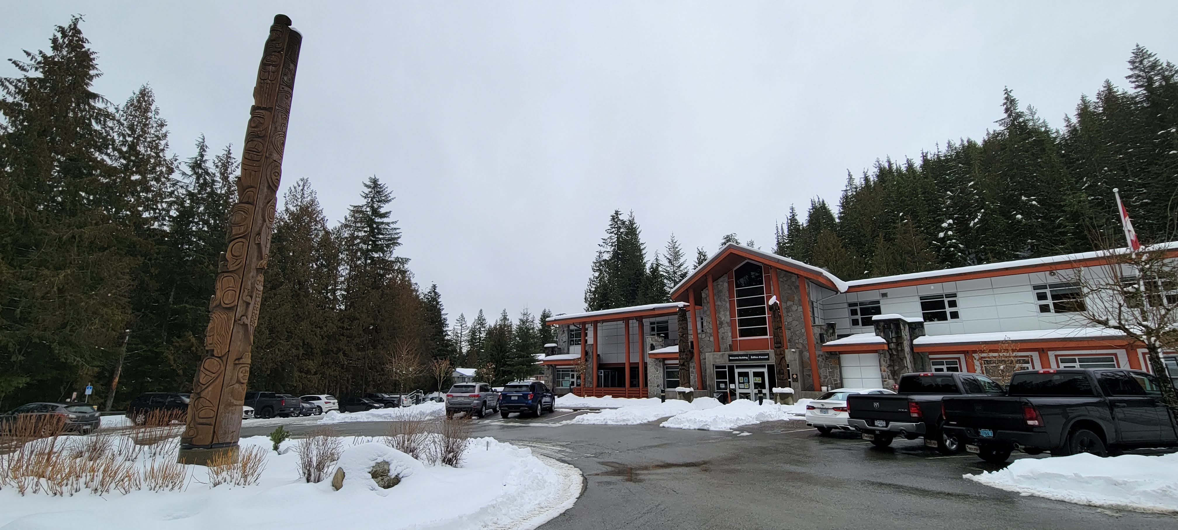 Photo of the exterior of the Kwìkwèxwelhp Healing Village main building (a CSC operated Healing Lodge).